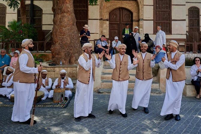 Historical & Heritage Tour in Jeddah Al Balad - Stop 4: Al Shafei Mosque in narrow alleys off Suq Al Alawi