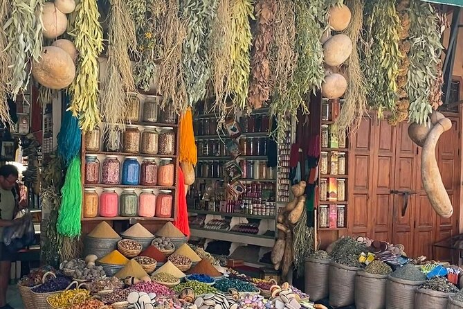 Historical Tour with Local guide in Marrakech - Pace, Group Size, and How to Get the Most Out of 20 People