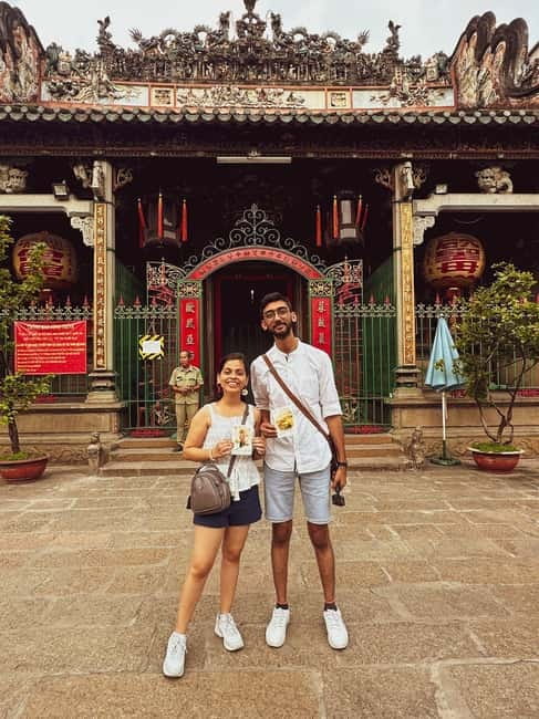 Ho Chi Minh City Tour with Colonial Heritage and Chinatown - Notre Dame Outside, Post Office On: Places You Can Read Like a Map