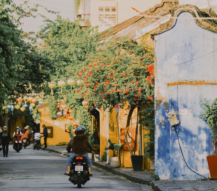 Hoi An: Ancient Town Guided Walking Tour - Quan Thang Ancient House: where daily life shows up