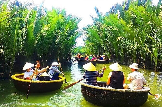 Hoi an Coconut Boat & Hoi an Ancient Town From Da nang or Hoi an - Dinner and the tour pace: when 6pm matters more than you think
