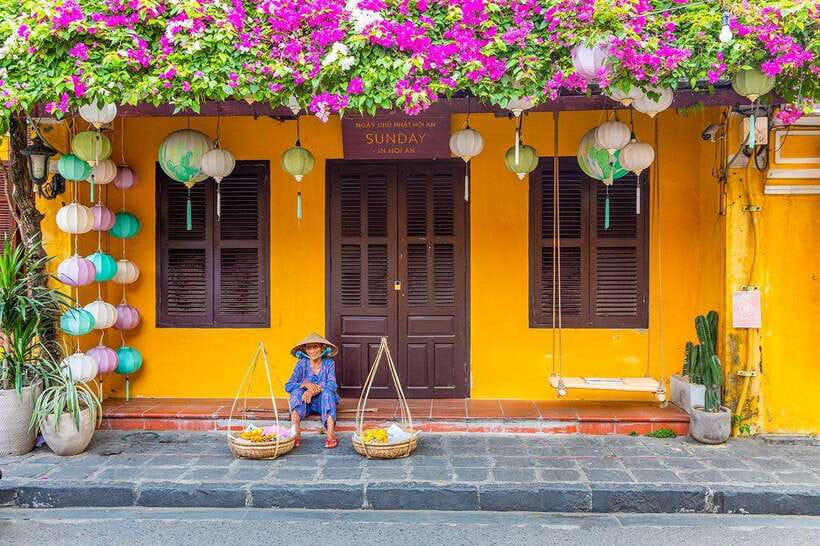 Hoi An: Half-Day Heritage Walking Tour - Traditional art performance theatre: culture stop that can split the group