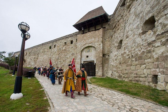 HOLLÓKŐ UNESCO World Heritage site + Eger Castle Private guided tour - Hollókő’s Cliff-Edge Castle: 13th-Century Views and Real Stone