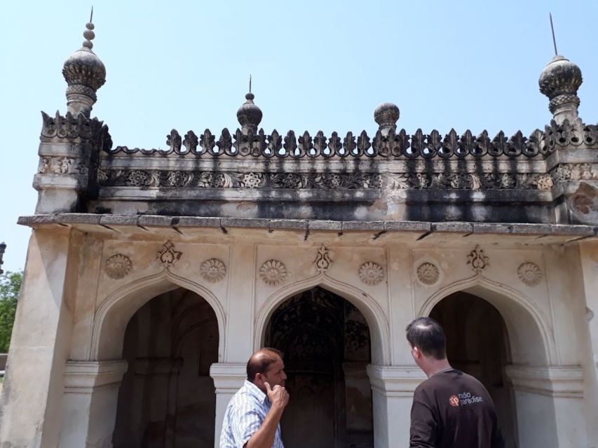 Hyderabad: Heritage Walking Tour of Old City and Charminar - Practical tips: comfortable shoes, water, heat, and the meeting point by Charminar