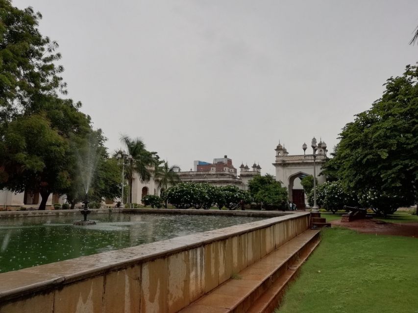 Hyderabad: Heritage Walking Tour of Old City and Charminar - Charminar: plague-era monument and the escape-tunnel legend