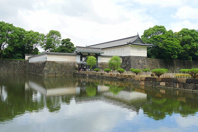 Imperial Palace East Garden and Edo Castle Walking Tour in Tokyo - Should You Book This Imperial Palace East Garden and Edo Castle Walk?