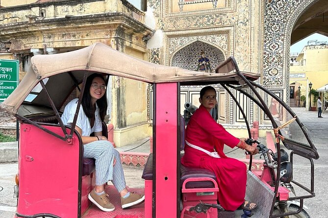 Jaipur Half-Day Heritage Tour by Women-Driven E-Rickshaw - Stop 3: Jantar Mantar and the world’s largest stone sundial