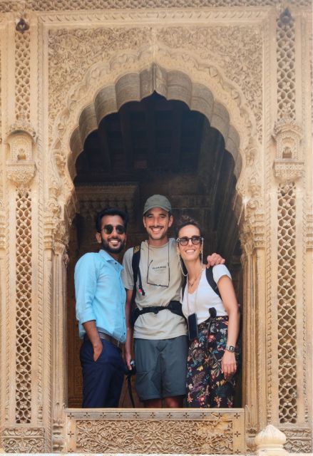 Jaisalmer Heritage Walking Tour With Professional Guide - Entering the Golden Jaisalmer Fort (where 5,000 people still live)