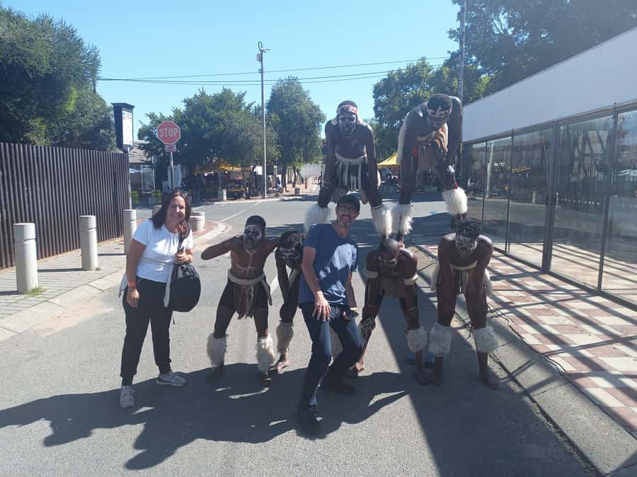 Johannesburg: Soweto History Tour with Hotel Pickup - Lunch in Soweto: Samkunzi Buffet or Chad Pozi Shisanyama