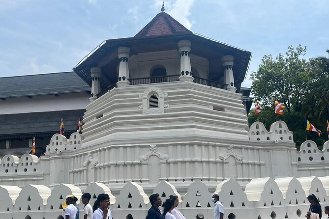 Kandy Heritage City Tour by tuktuk - Kandy View Point and Kandy Lake: the best “warm-up” moments