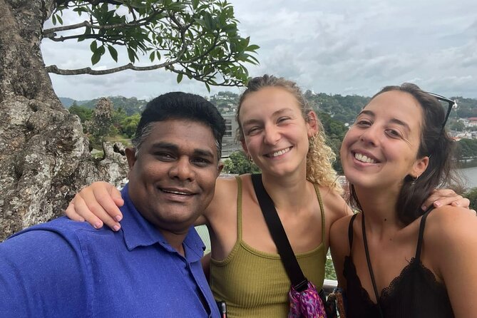 Kandy Heritage City Tour by tuktuk - The Spice Walk and Peradeniya’s garden time