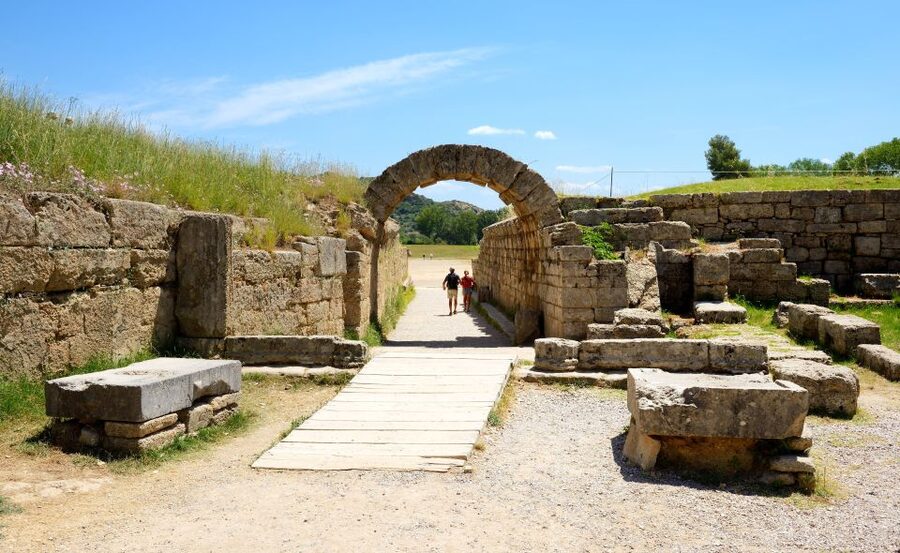 Katakolo Port: Transfer to Ancient Olympia and VR Audio Tour - Air-Conditioned Bus Ride to Olympia: a smooth start with useful context