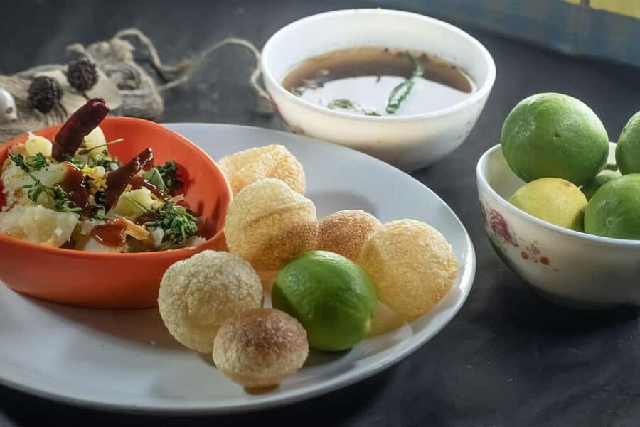 Kolkata: Heritage Walk with Boat Ride and local Transport - Lunch Time Reset: A Western-Standard Option