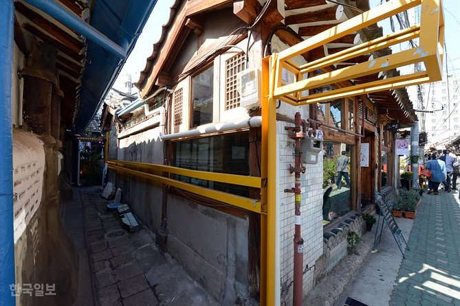 Korean History & Heritage Tour - Kwangjang Market: 600 Years of History You Can Eat