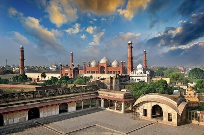 Lahore Heritage in a Day - Badshahi Mosque and Muhammad Iqbal’s Tomb: ending with meaning
