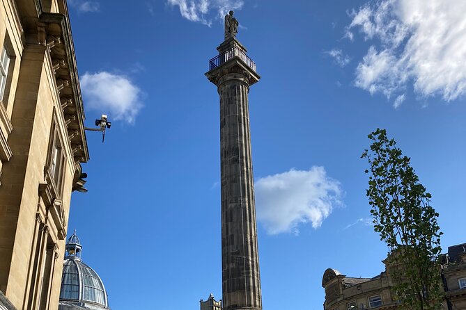 Lightfoot Tours: Historical Tour - Stop 1: Blackfriars Court and the city walls story