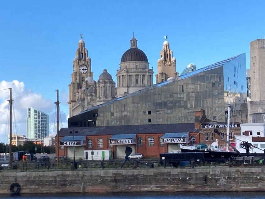 Liverpool: Heritage, History & Culture Guided Walking Tour - Town Hall finish notes: from older predecessors to Eleanor Rigby