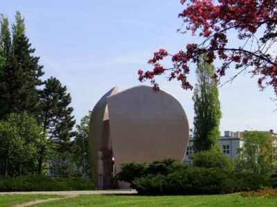 Lodz: Jewish Heritage Private Tour - Litzmannstadt ghetto area and the Radegast station reality check