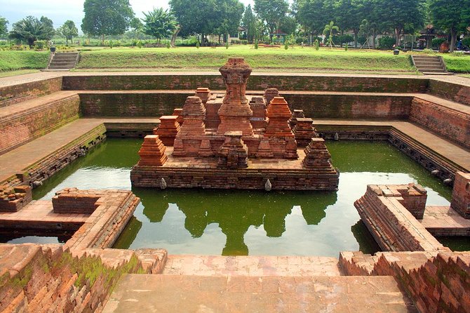 Majapahit Heritage Archaelogy tour via surabaya - Key highlights