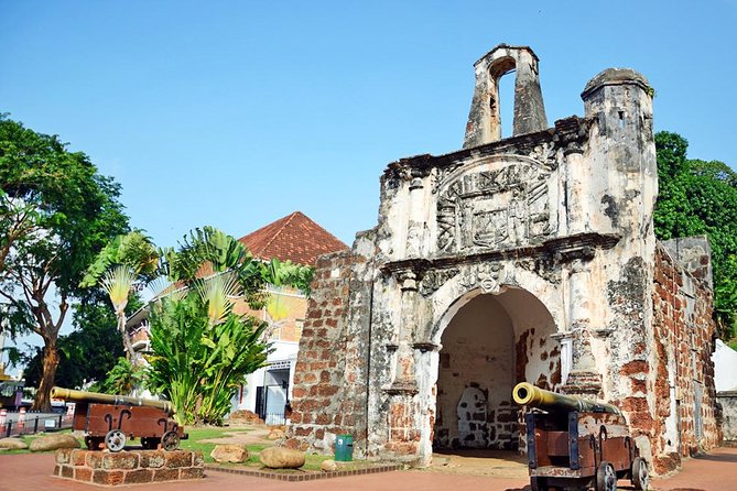 Malacca Sunset Tour: UNESCO Heritage Highlights & River Cruise - Red Square, Stadthuys, and the Dutch Pink-Gold Administration Zone