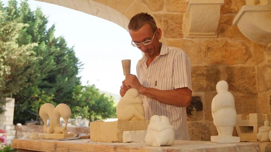 Malta: Prehistoric Temples, Limestone Heritage & Blue Grotto - Ħaġar Qim Temples: Megaliths, Sea Views, and the Pre-Pyramid Timeline