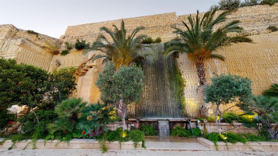 Malta: Prehistoric Temples, Limestone Heritage & Blue Grotto - Guides Matter More Than You Think (And You’ll Likely Get a Good One)