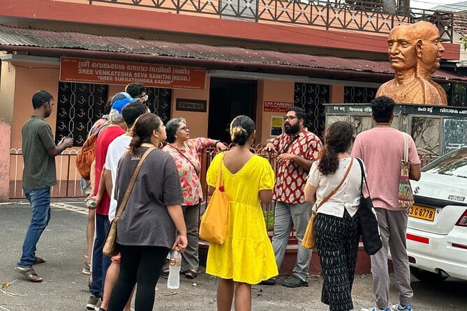 Mattancherry Heritage Tour by The Kochi Heritage Project - Stop 4: Gujarati Road and why North Indian communities mattered here