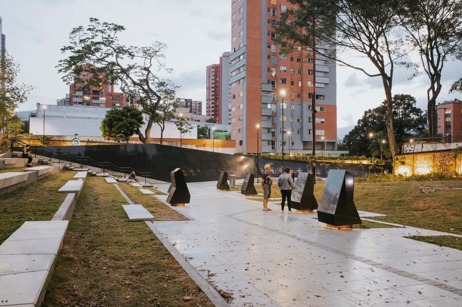 Medellín: Pablo Escobar Historical Tour Complete Experience - Parque de la Inflexión (Monaco building): when the past becomes public space