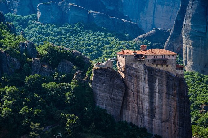 Meteora Monasteries & Caves Unesco Wonder in Greece Day Trip - Battlefield of Thermopylae and the Leonidas Monument stop