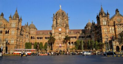 Mumbai: South Mumbai Heritage Walking Guided Tour - Chhatrapati Shivaji Terminus: the UNESCO rail-station stop