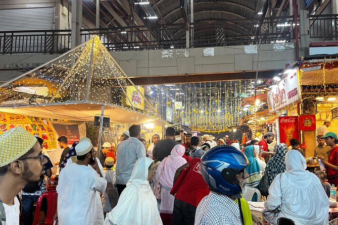 Mumbai Street Food & Bazaar Tour with Local Transport - What you’ll eat (and how to not get overwhelmed)