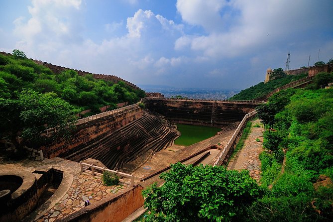 Nahargarh Water Walk - Guided 2-Hour Heritage Tour in Jaipur - The 2-hour route: What “a relaxed walk” really means