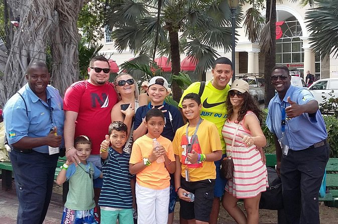 Nassau Shore Excursion: Cultural Heritage Sightseeing Tour - Cable Beach and Mimi Straw Market plus your included daiquiri