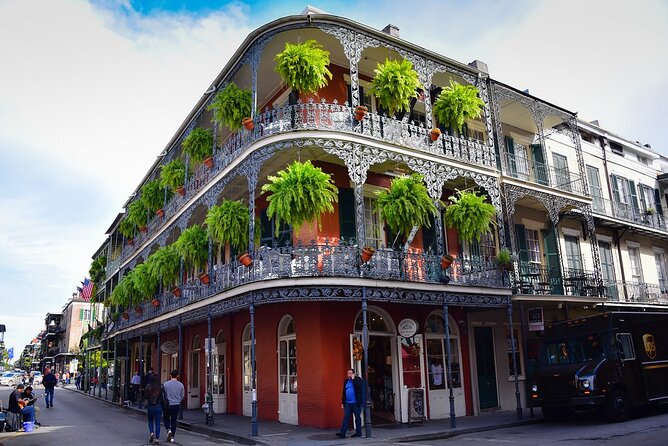 New Orleans Drunken Voodoo, Mystery, Paranormal, Supernatural and History Tour - Guides, Style, and What the Best Runs Tend to Feel Like