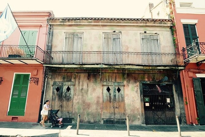 New Orleans French Quarter Walking and History Tour - Pirate’s Alley and the literary trail: Tennessee Williams, Faulkner, and the Creole courtyard story