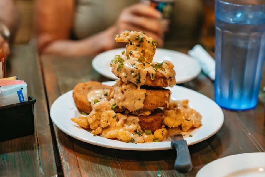 New Orleans: Garden District Food, Drinks & History Tour - Magazine Street Shopping for Locally-Owned Goods and Artist-Made Finds
