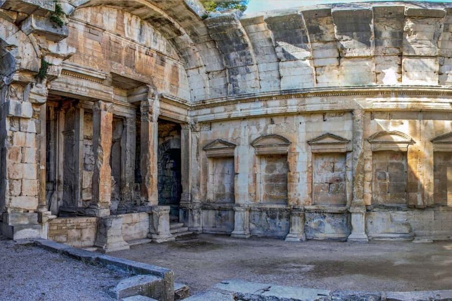 Nîmes - Spend a day like an ancient Roman - A 90-minute Roman day that actually feels like a day
