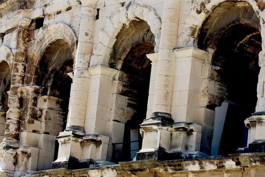 Nîmes - Spend a day like an ancient Roman - Maison Carrée: the Roman temple that looks like it survived on purpose