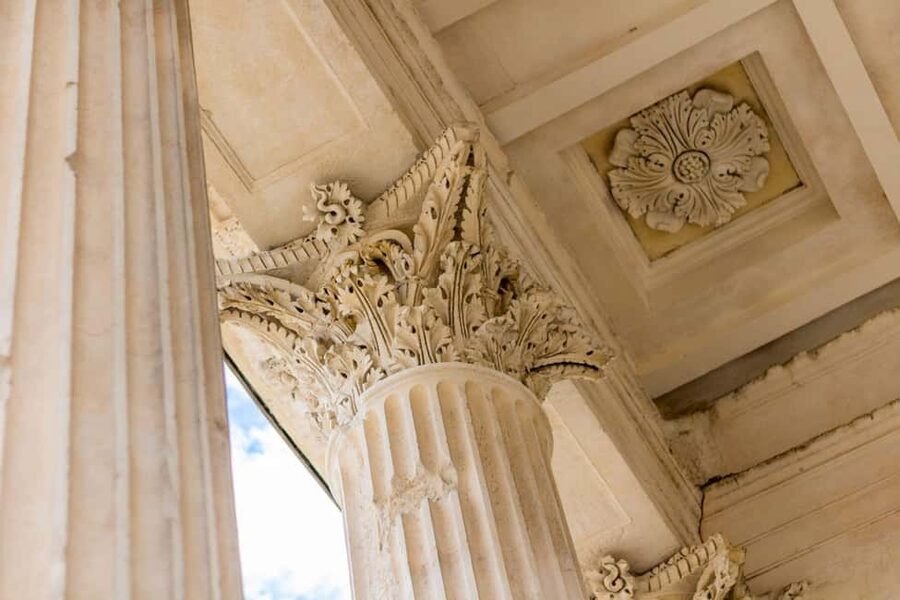 Nîmes - Spend a day like an ancient Roman - Arènes de Nîmes: not a show, but a place that kept working