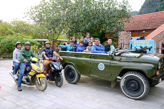Ninh Binh Sunset Motobike Tour : Mua Cave & Hoa Lu Ancient Town - Stop 2: Mua Cave and the Ngoa Long Mountain sunset climb (1 hour 20 minutes)