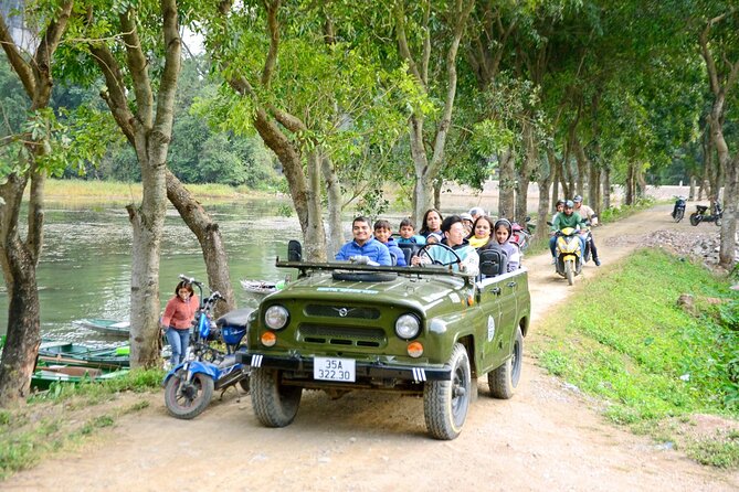 Ninh Binh Sunset Motobike Tour : Mua Cave & Hoa Lu Ancient Town - Stop 3: Hoa Lư Ancient Town at night (about 1 hour)