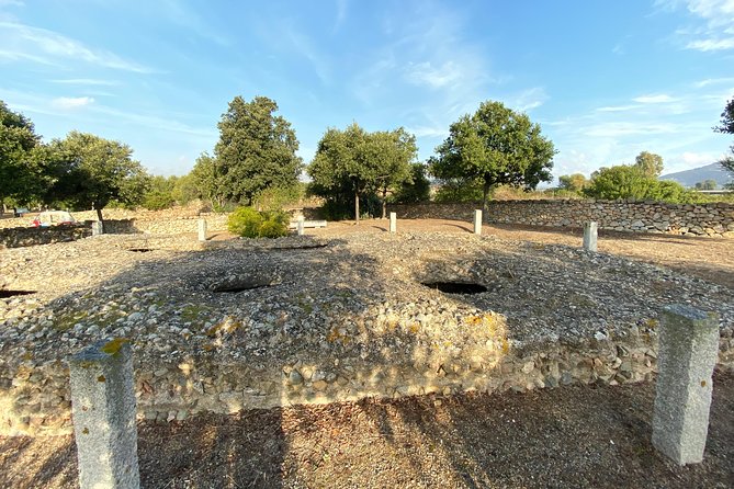 Olbia : Tuk-Tuk Tour – Ancient Treasures of Sardinia + pickup - Meeting point and pickup: Smeralda 360 is the key
