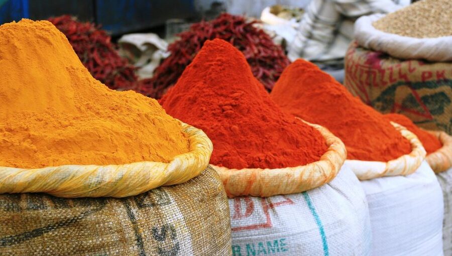 Old Delhi: Spices, Heritage and Bazaars Walking Tour - Khari Baoli spice market: where the aromas do the talking