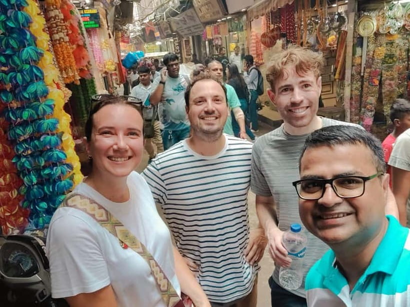 Old Delhi: Spices, Heritage and Bazaars Walking Tour - Meeting at Jama Masjid Metro: the logistics that keep it smooth