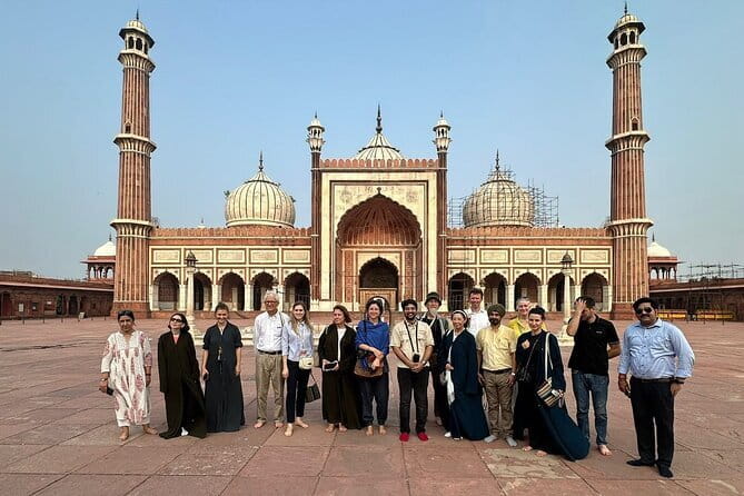 Old Delhi Walking Tour: Food, Culture & Spice Bazaars - Where the Tour Starts: Chandni Chowk View Point Near Lal Qila