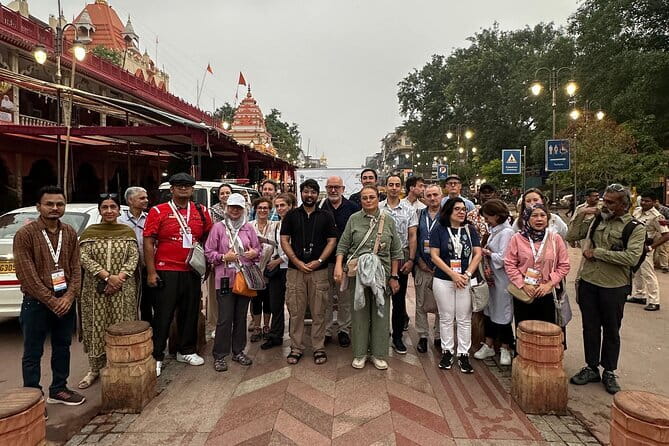Old Delhi Walking Tour: Food, Culture & Spice Bazaars - Jama Masjid Finish: Rooftop Views and Mughal Architecture in Red and White