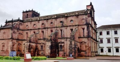 Old Goa: Walking Tour of Heritage Churches - Meeting at Viceroys Arch and pacing a 2.5-hour walk