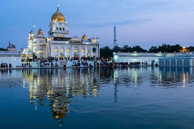 Old & New Delhi Tour : Monuments , Rickshaw Ride & Local Heritage - What to watch for: shopping pressure and schedule slips