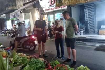 Old Quarter Hanoi Street Foods and Heritage Road Tour by Walking - O Quan Chuong Gate and Vendor Stops: The Old Quarter Eating Strategy