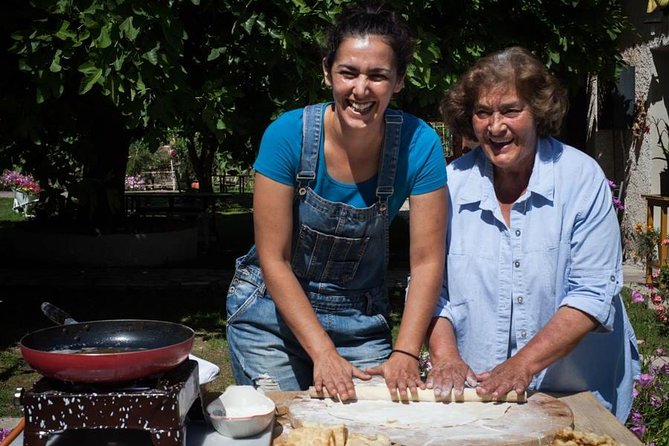 Olympia Shore Ex: Olympic site, Honey Farm & Olive Oil Tasting - The indoor olive market stop: tastings, not a full olive farm day